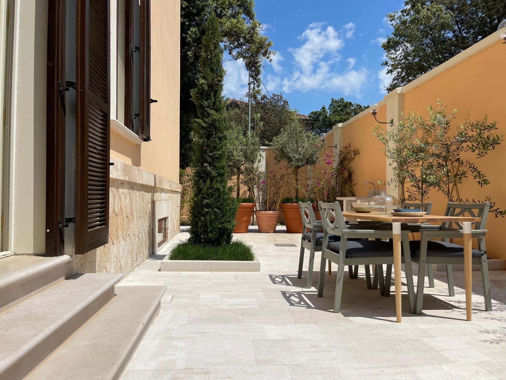 Palazzo Pitagora Hotel Taranto Kültér fotó