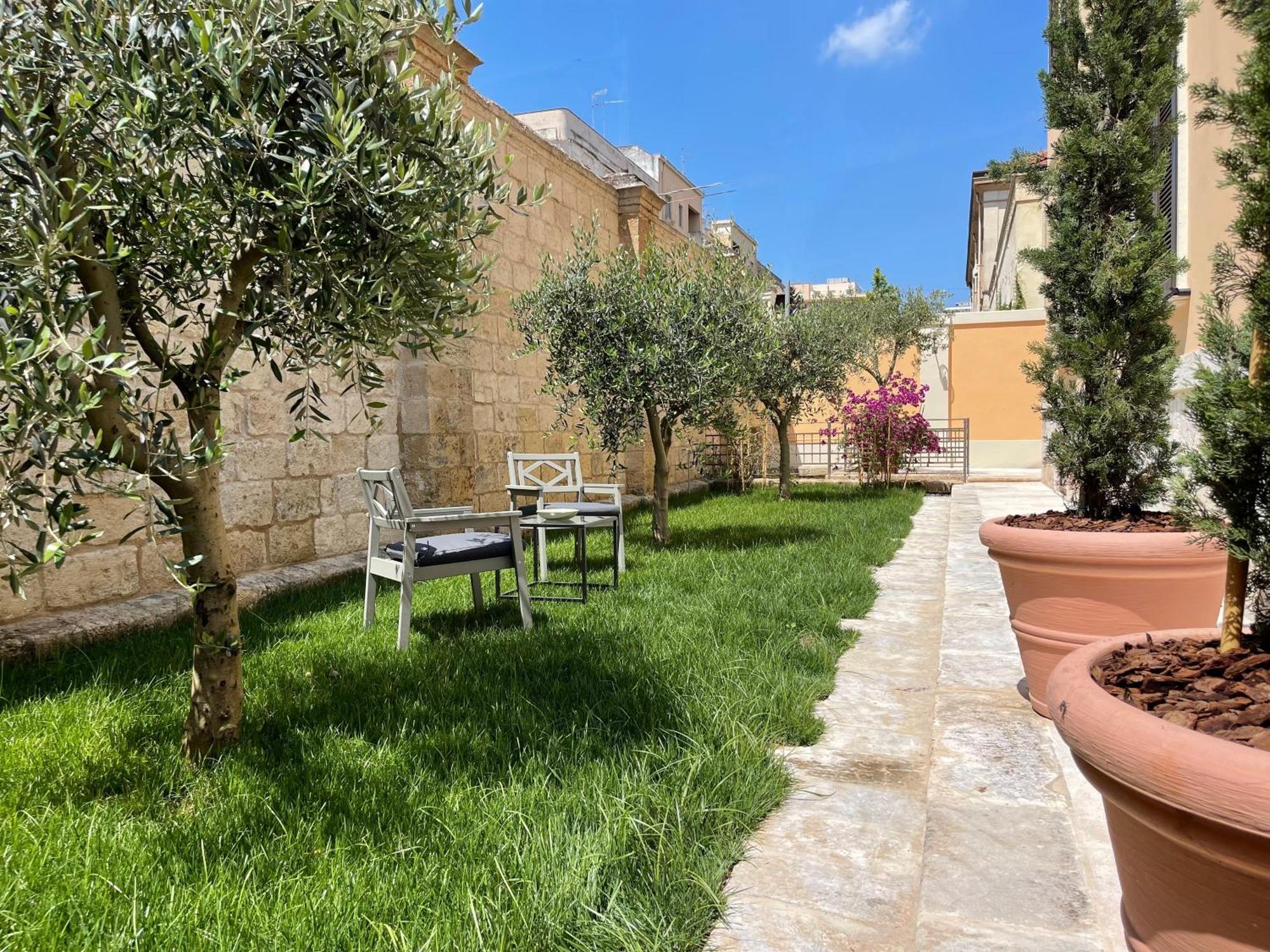 Palazzo Pitagora Hotel Taranto Kültér fotó