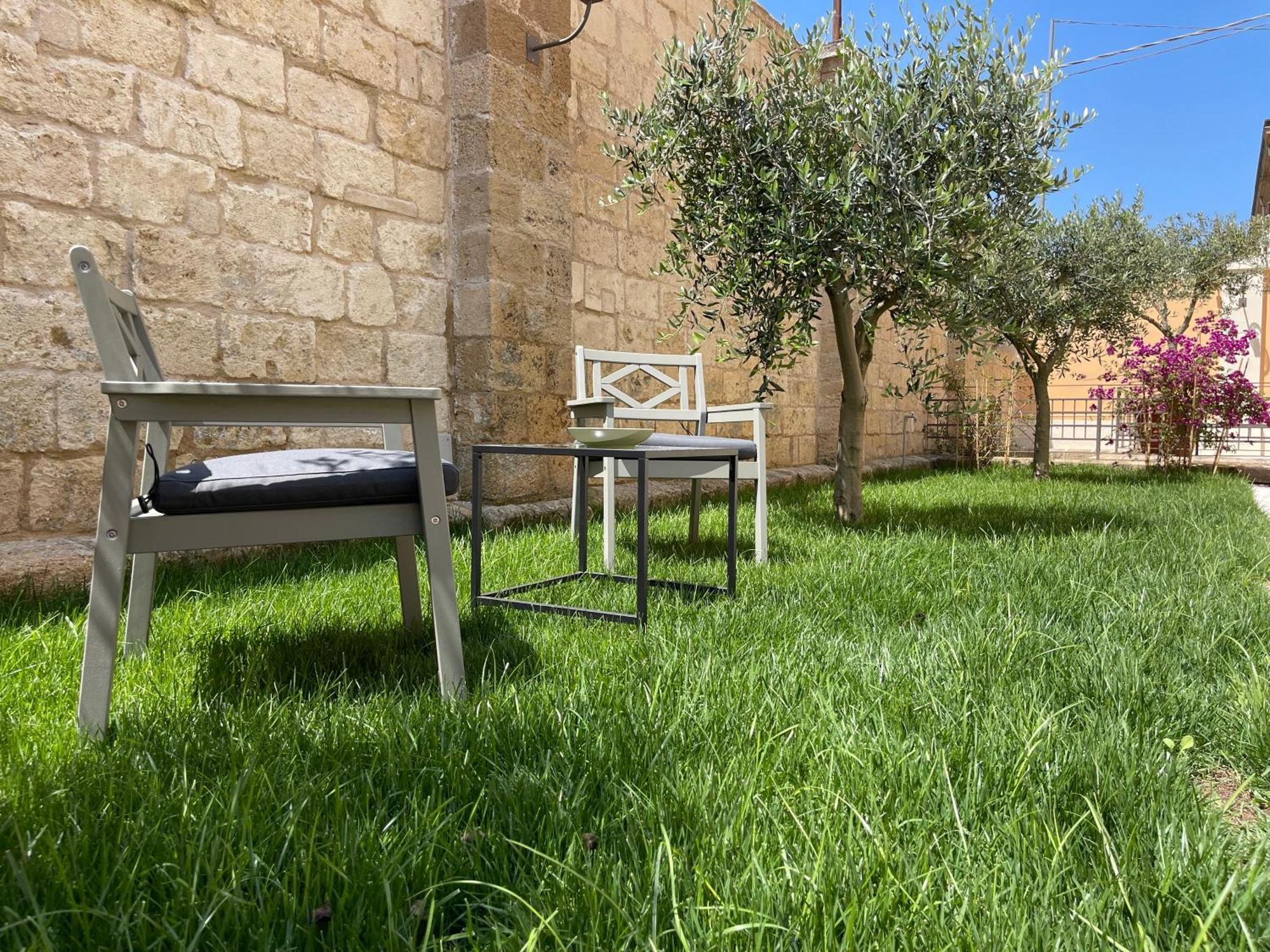 Palazzo Pitagora Hotel Taranto Kültér fotó