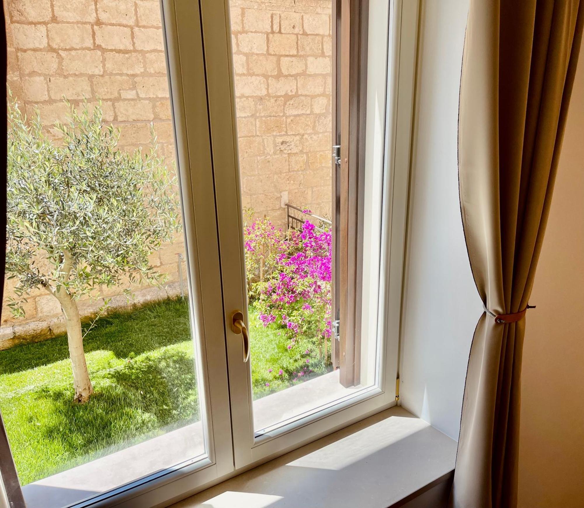 Palazzo Pitagora Hotel Taranto Kültér fotó