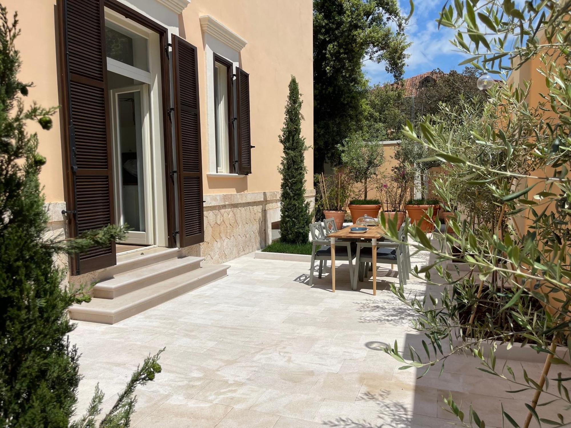 Palazzo Pitagora Hotel Taranto Kültér fotó